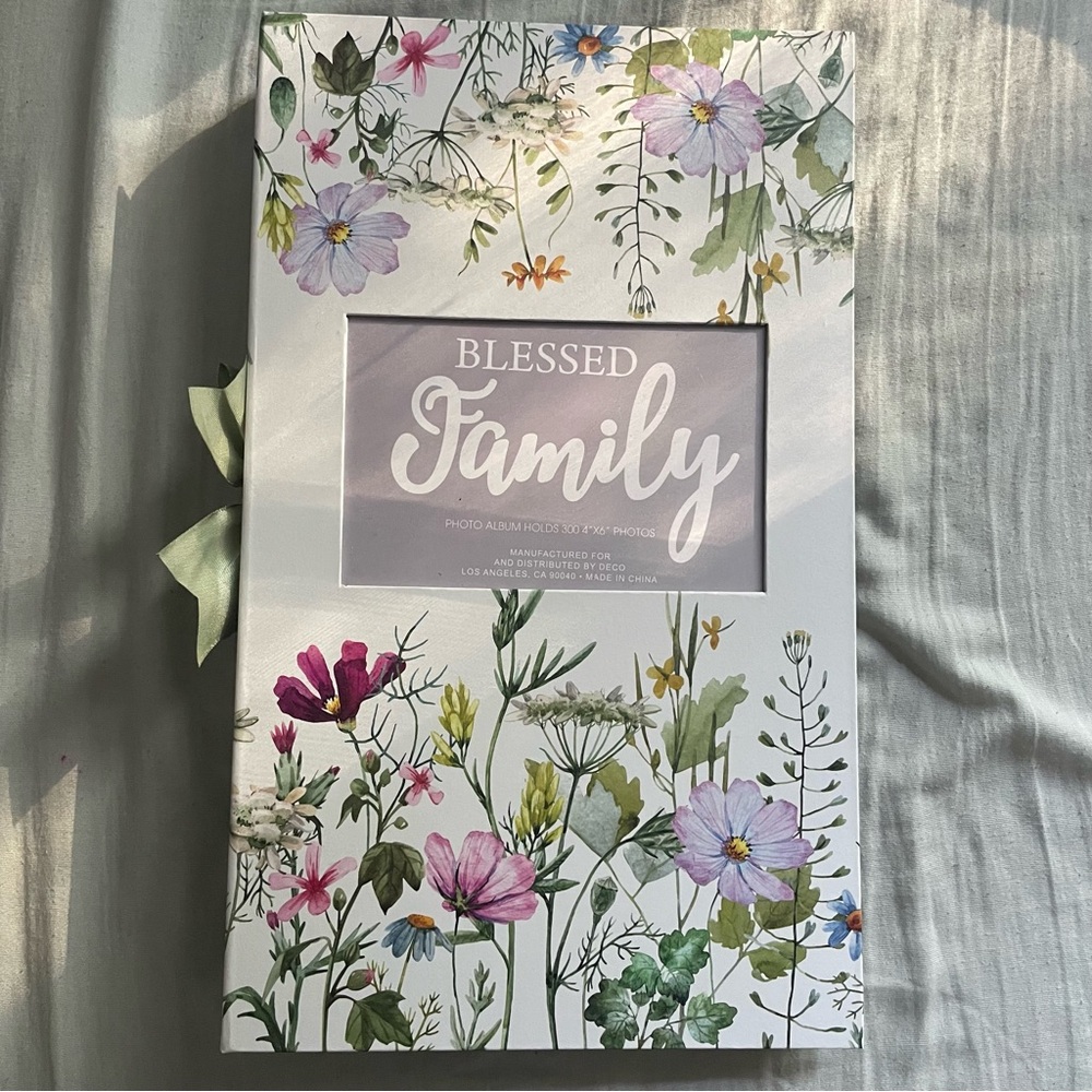 Blessed Family Floral Photo Album – White and Green